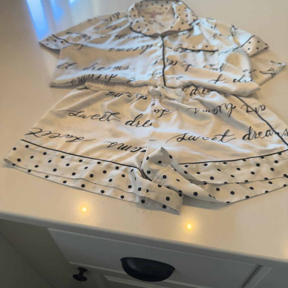 Victoria Secret White and Black Polka Dot Pajama Set size S silky to touch - Picture 5 of 5
